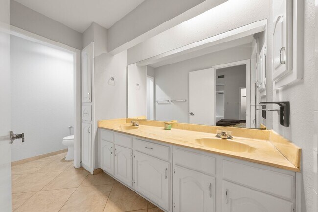 Building Photo - Stylish 3-Bed Home with Pool Access, Fenced Yard, and Garage — North Hills Village, San Antonio