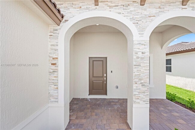 Building Photo - 2442 SE 30th Dr