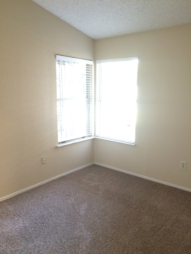 Building Photo - 4416 Silverwood Ln