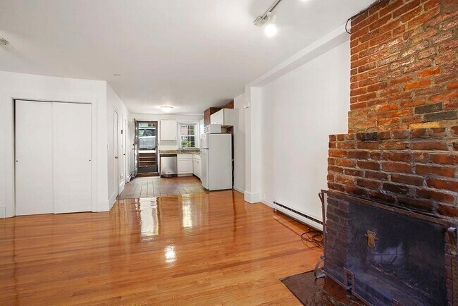 Building Photo - 15 Appleton St