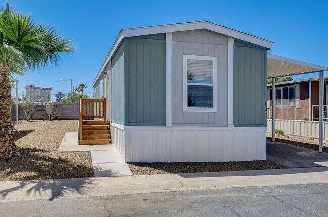 Building Photo - 2627 S Lamb Blvd