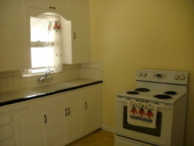 Building Photo - 216 Rosewood Ave