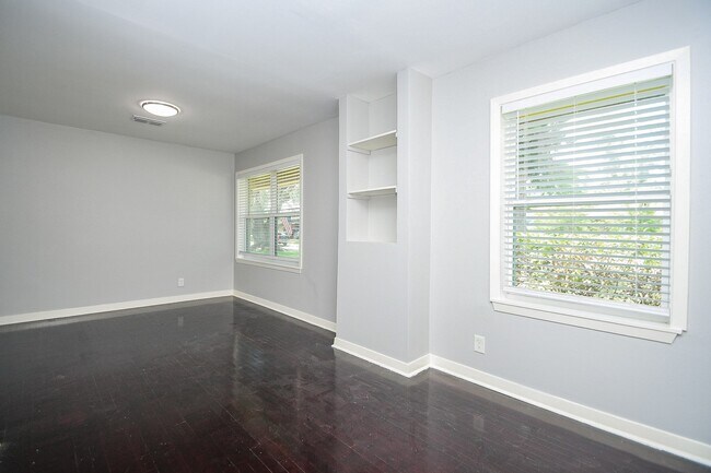 Building Photo - 5209 De Milo Dr