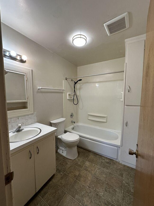 Building Photo - 1 bedroom in Billings MT 59102