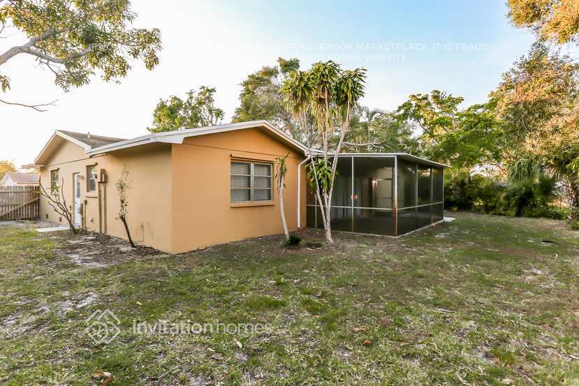 Building Photo - 520 NW 43rd Ave