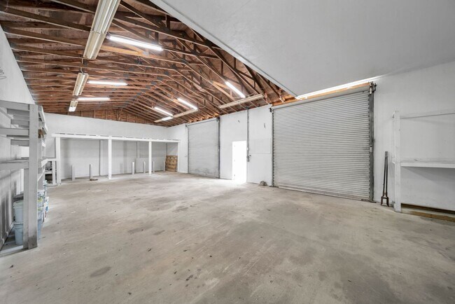 Building Photo - 2950 Packinghouse Rd