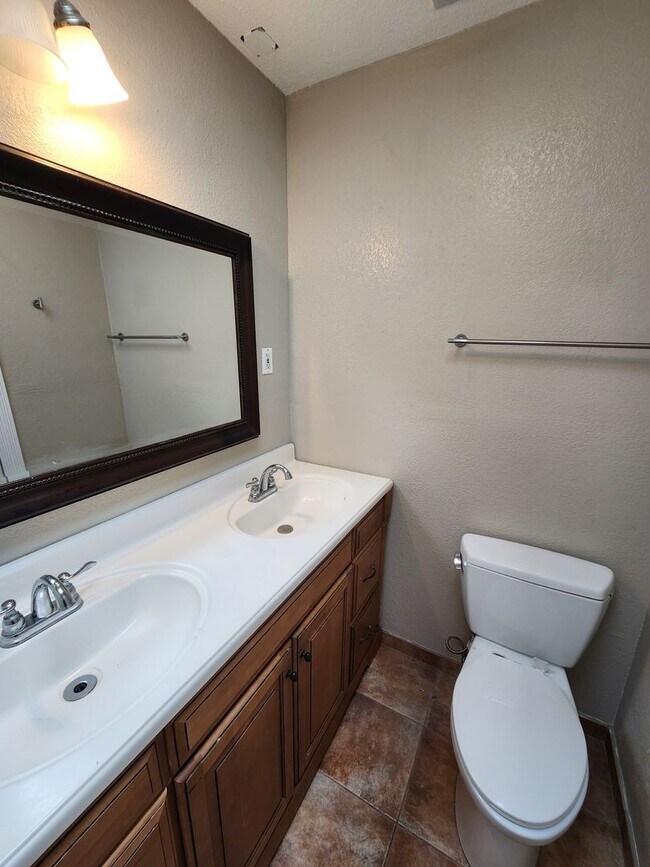 Building Photo - Single Story 4 Bedroom House in Clairemont/Bay Park