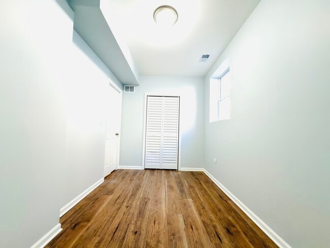 Building Photo - 2344 W Cortez St