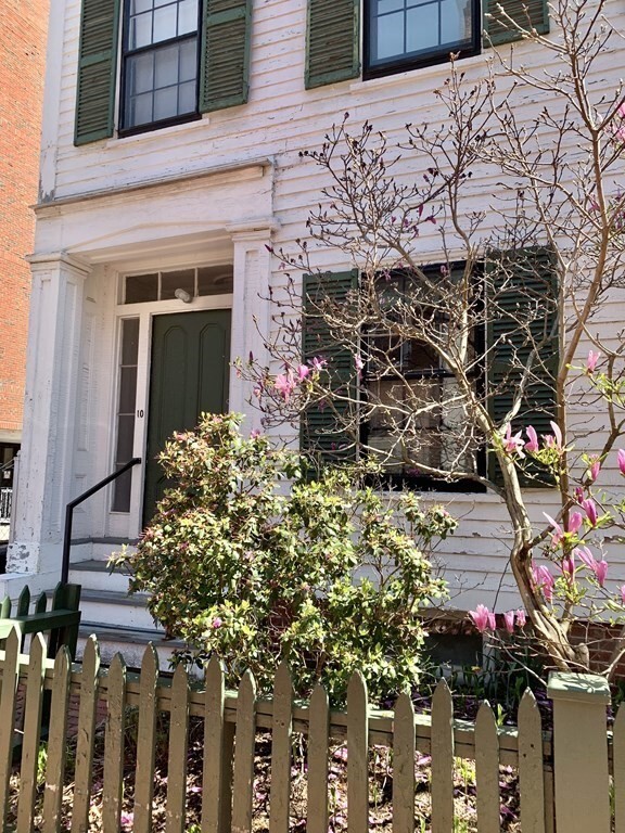 Primary Photo - 10 Appian Way