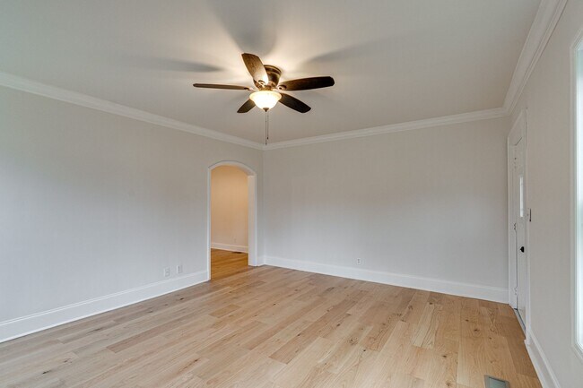 Building Photo - Two Bedroom Home For Rent!