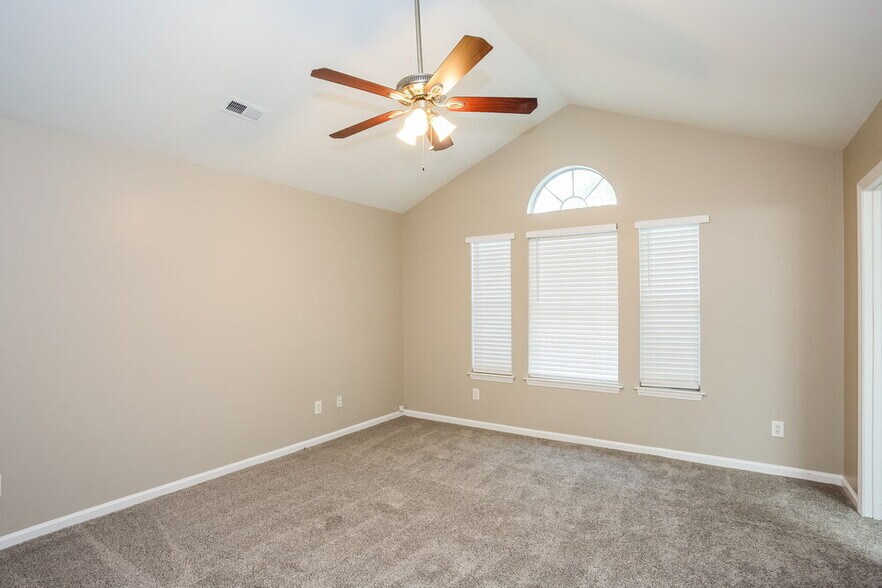 Building Photo - 9105 Eaker Ct