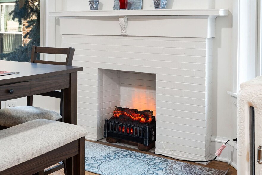 Building Photo - 6229 N Wayne Ave