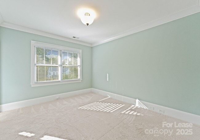 Building Photo - 3125 Pinehurst Pl