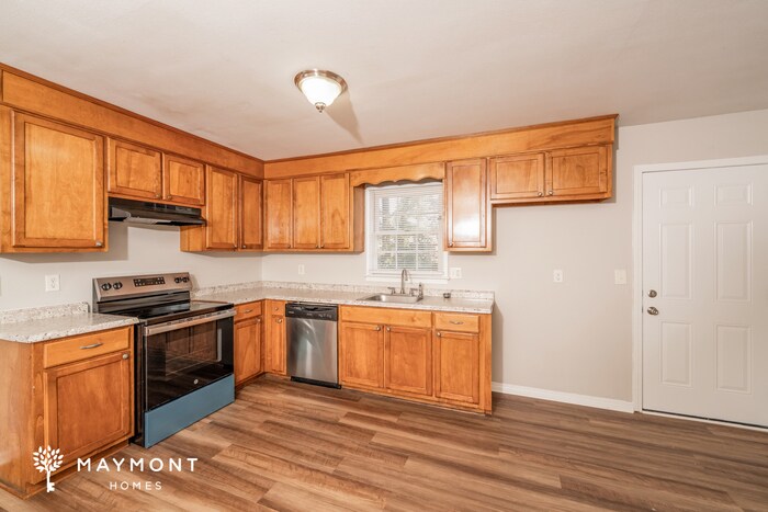 Building Photo - 520 Dogwood Ln