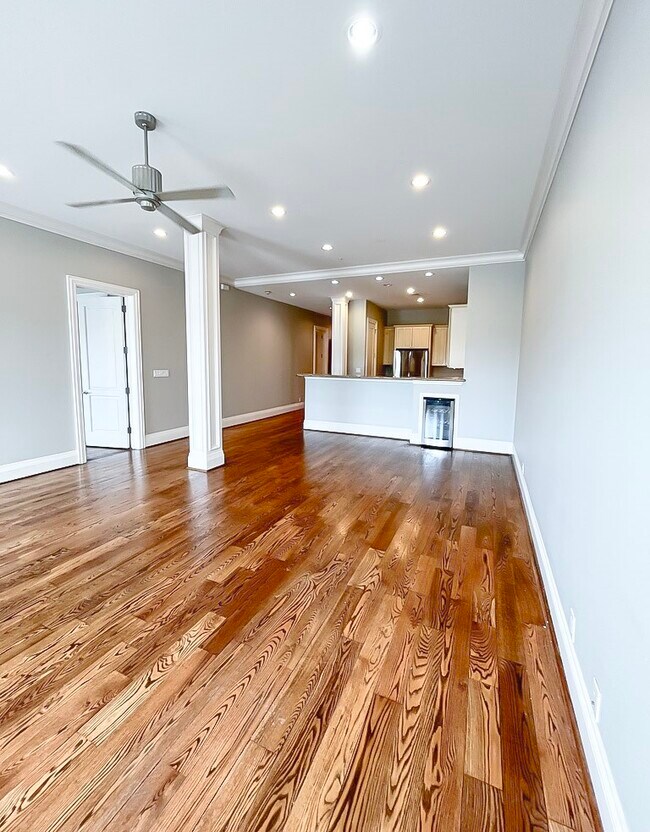 Building Photo - 2207 Postoffice St