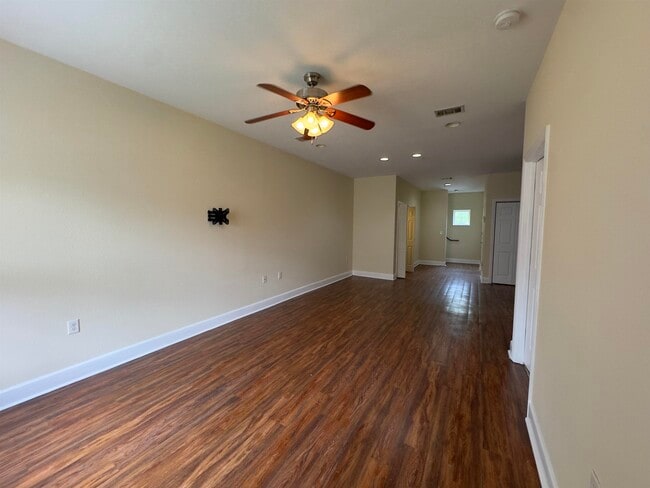 Building Photo - 1846-2 Belle Vue Way