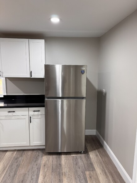 Building Photo - 296 Summer St