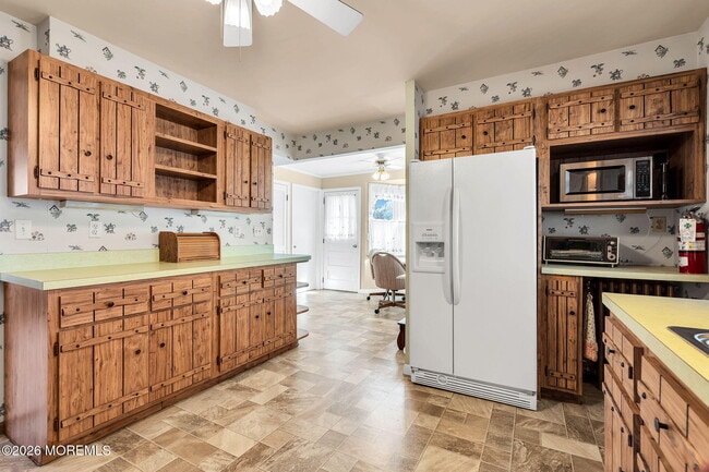 Building Photo - 501 Cable Ave