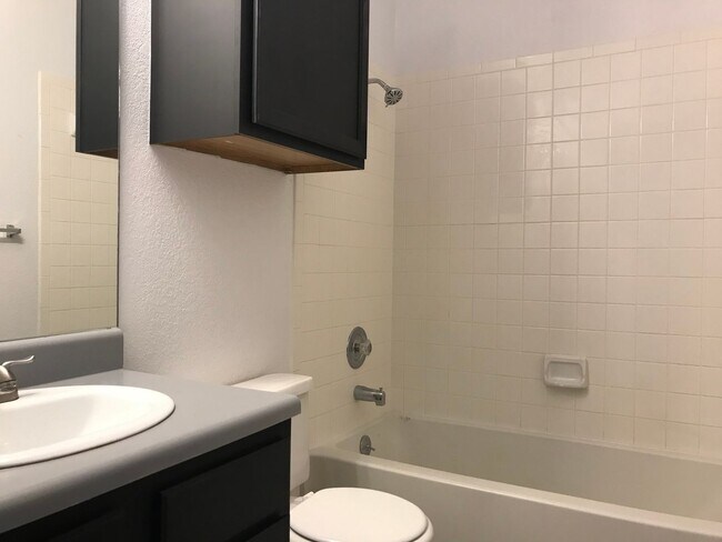 Building Photo - 3/2 in COPPERFIELD