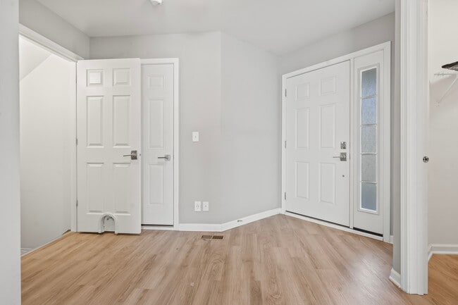 Building Photo - 7077 Hidden Green Cir