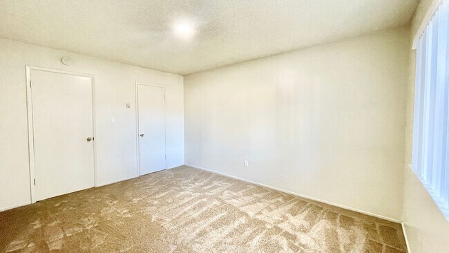 Building Photo - Alameda Apartments