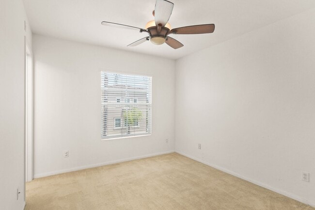 Building Photo - Act Fast: Charming Townhome in Central San...