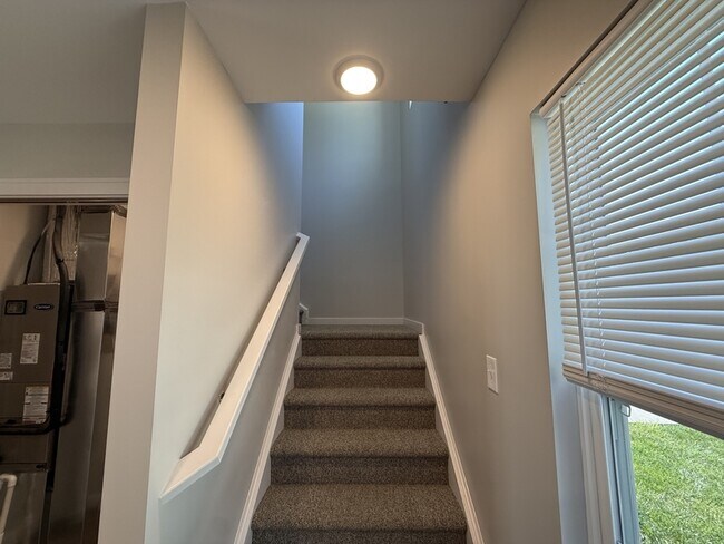 Building Photo - 211 Terrace Dr