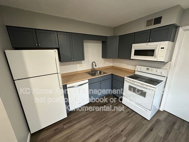 Building Photo - 9213 E 54th Terrace