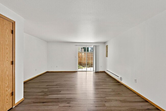 Building Photo - Ewert 3010