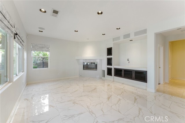 Building Photo - 2528 N San Miguel Dr