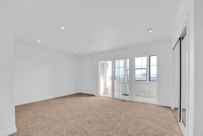 Building Photo - Lovely 2 bed/2.5 bath/ 1472 sqft two story home with Golf Course views! Available September 15th ...