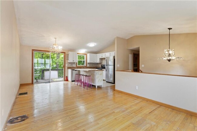 Building Photo - 32 Lawnacre Dr