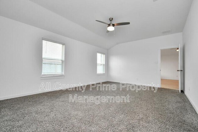 Building Photo - 29935 Gallatin River Ln