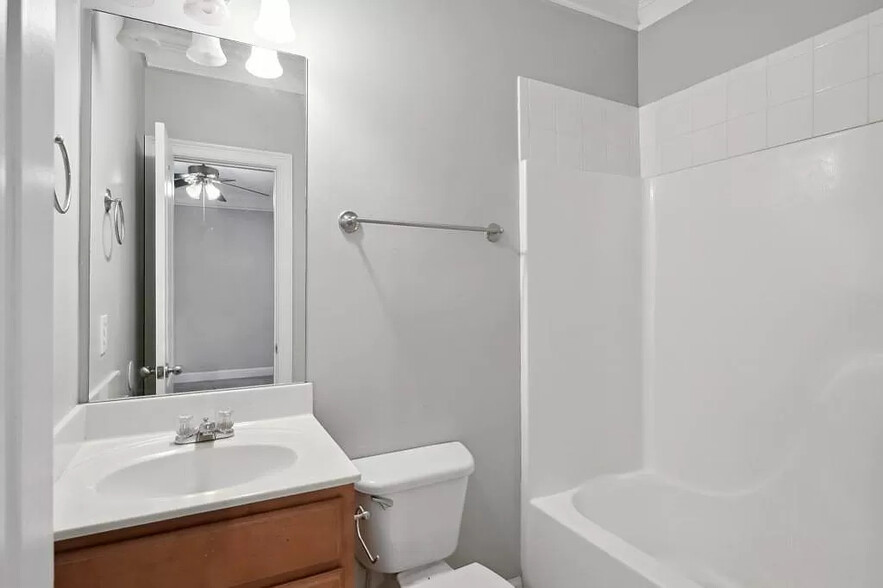 Private Bathroom - 1079 Marietta Blvd NW