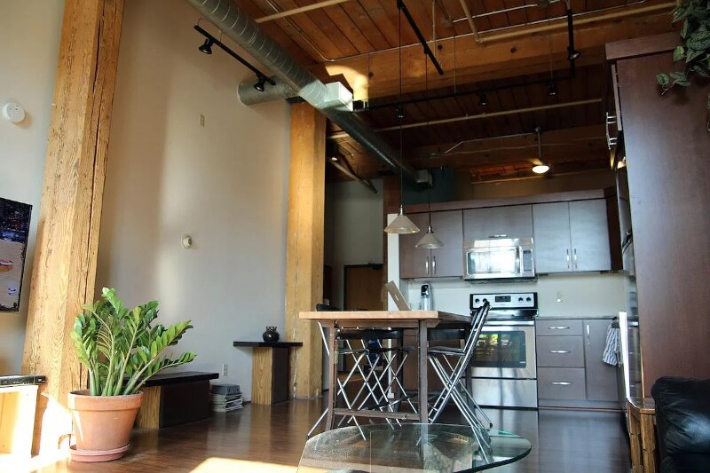 Building Photo - 210 N 2nd St