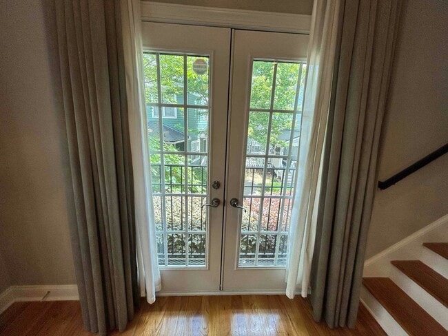 Building Photo - Elegant Intown Living in Carlyle Park – Beautiful 3BR/3.5BA Townhome