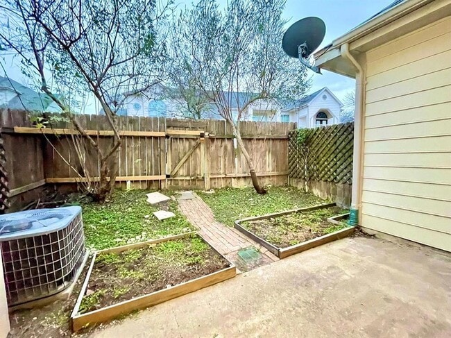 Building Photo - 12205 Abbey Glen Ln