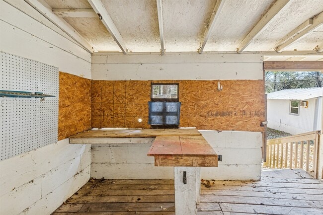 Building Photo - 111 Lazy Trail