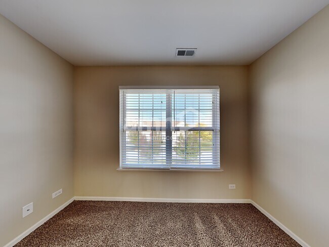 Building Photo - 209 Comstock Dr