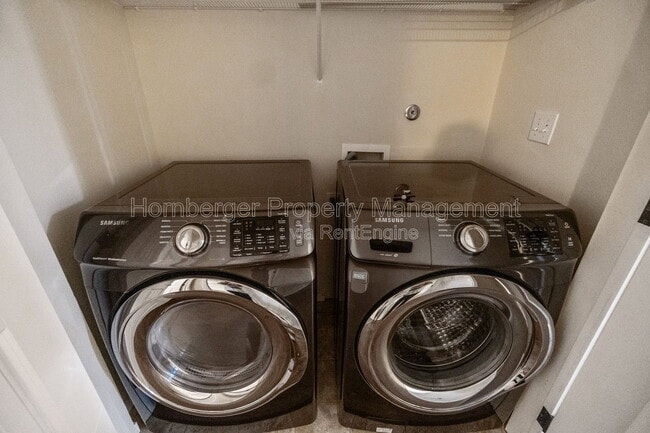 Building Photo - 6106 E 14th Ln