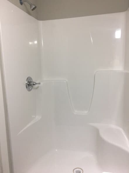 Building Photo - 320 E Main St