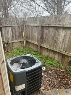 Building Photo - 506 Esther Cir