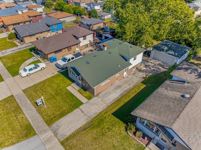 Building Photo - 12549 S Tripp Ave