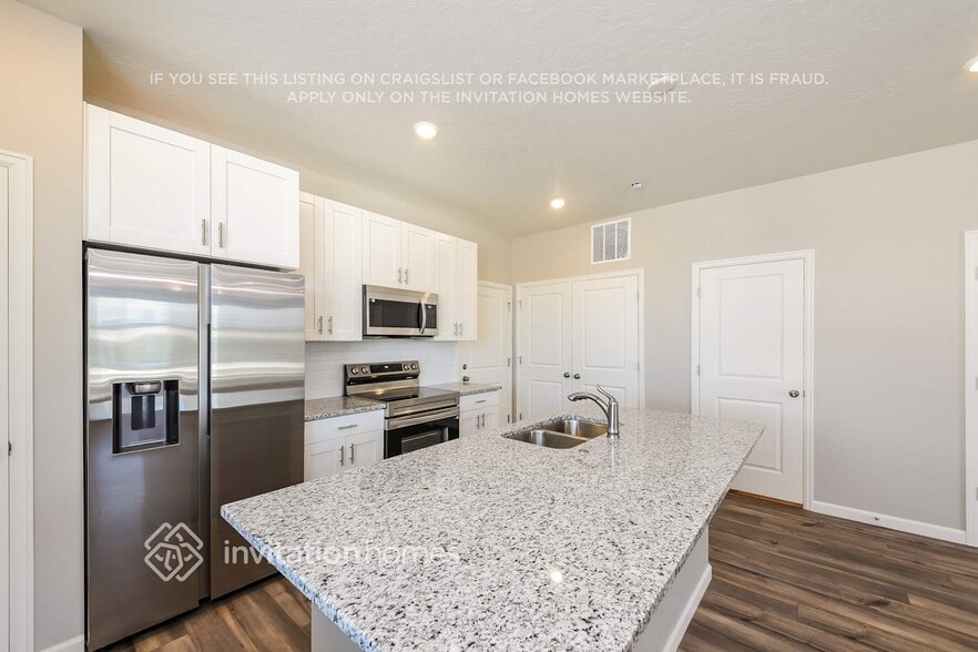 Building Photo - 46 N Riverside Dr