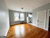 Building Photo - 307 Dolphin St