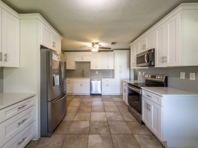 Building Photo - 10230 Agave Rd