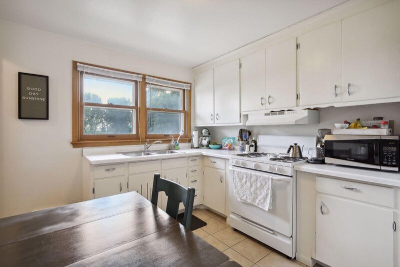 Building Photo - 2104-2106 E 58th St