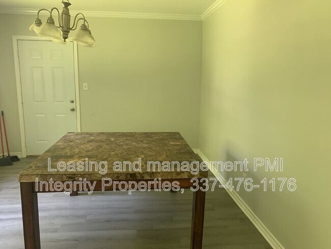 Building Photo - 308 Huval St