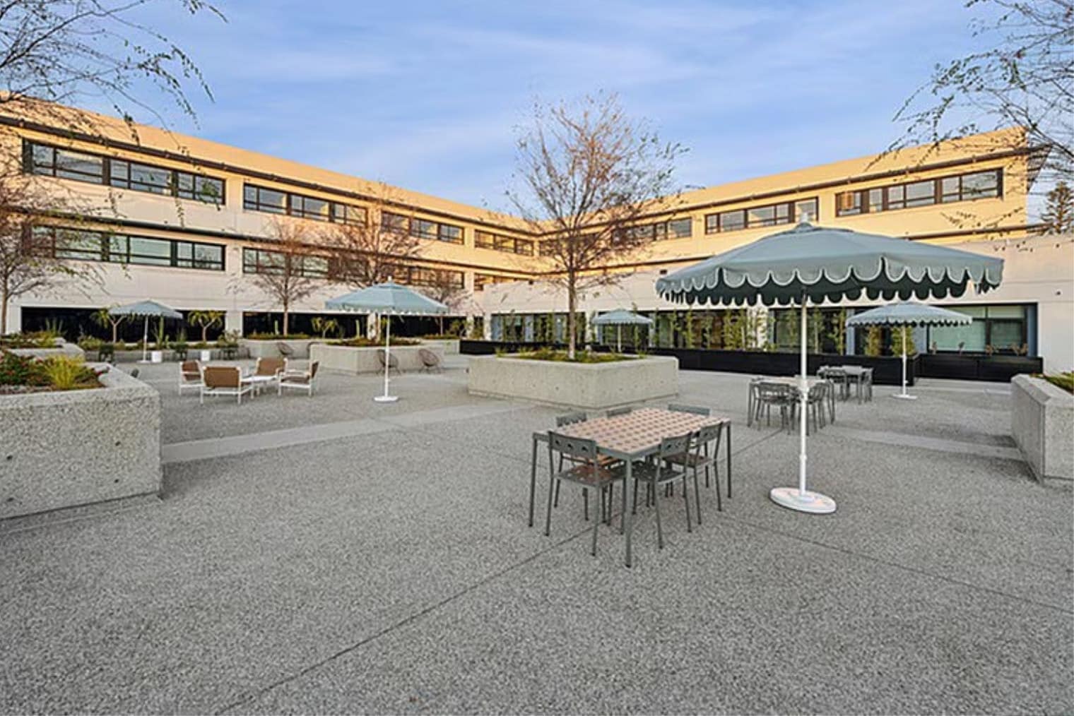 Building Photo - 701 S Hudson Ave