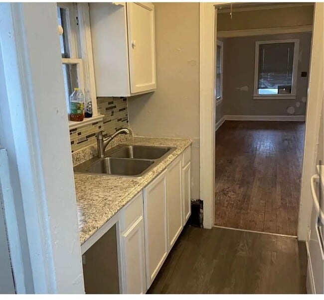 Building Photo - 3 bed 1 bath